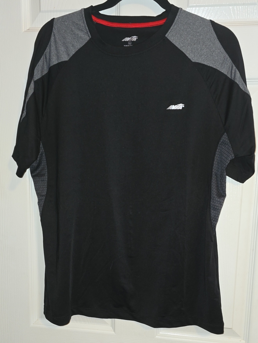 Avia‎ Black and Gray Short Sleeve Athletic Tee